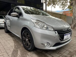 Peugeot 208. Feline 2014