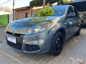 Renault Sandero. Authentic 2014